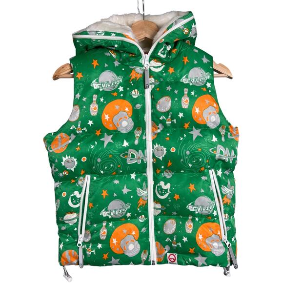 Devil Nut Under Red Flag Vest Jacket Size Medium polyester Green Teen - Picture 1 of 6